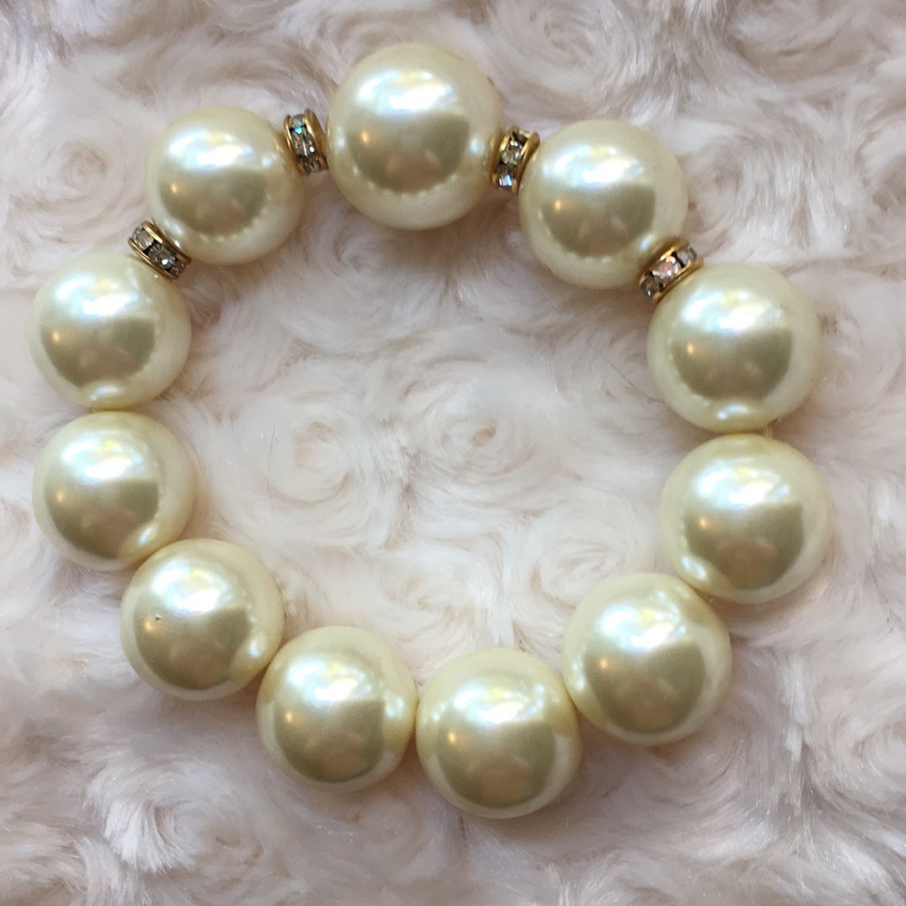 Oversized Pearl and Rhinestone Bracelet
